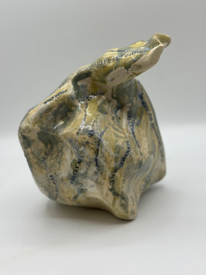 LE COVID, VAGUE VIRALE OU VAGUE DE HAINE. Céramiques. 2023